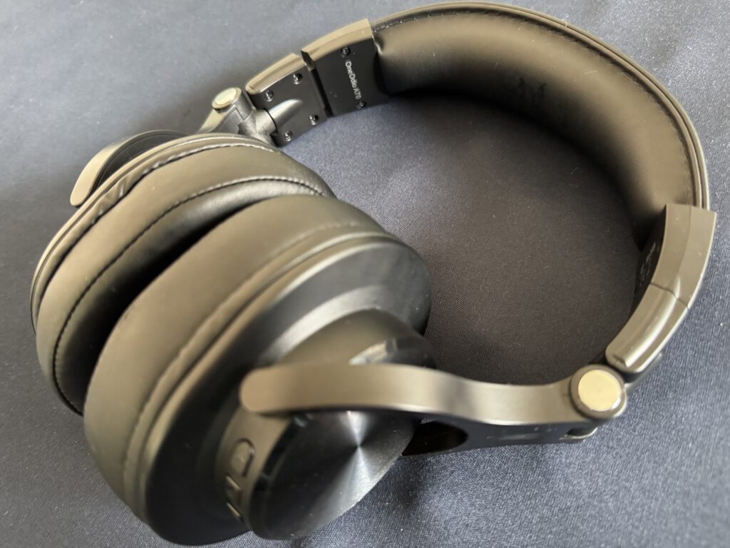 OneOdio A70 ブラックのヘッドホン本体